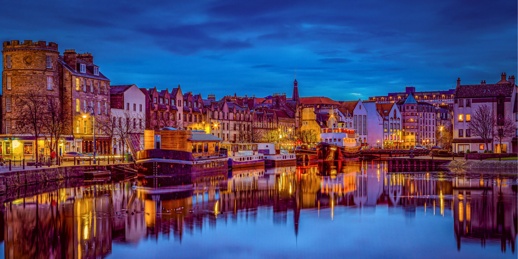 RB-Web_Blue-hour-and-the-area-illuminates-at-The-Shore-area-of-Leith-Edinburgh-iStock-1514502487