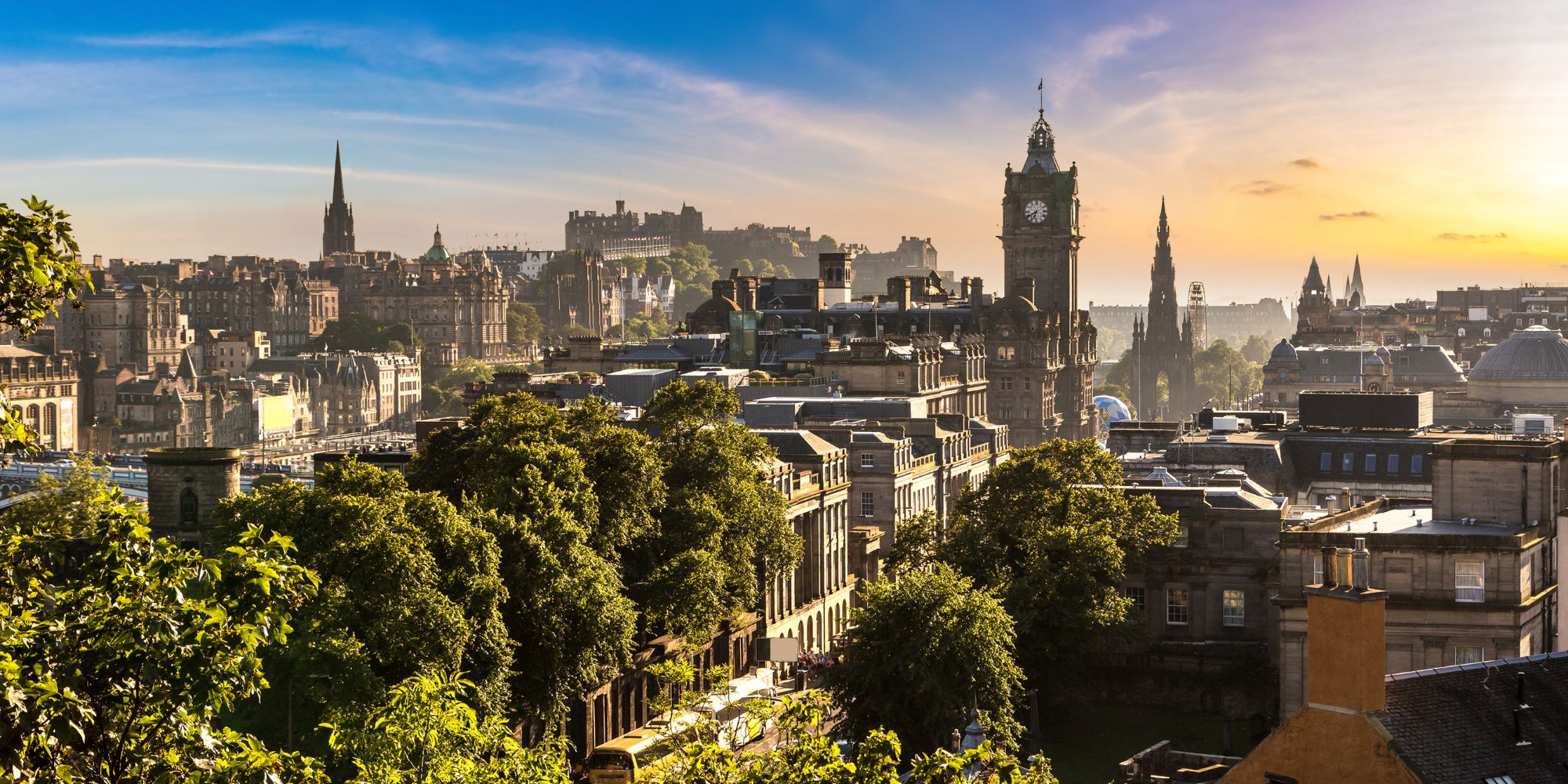 RB-Web_Edinburgh-castle-from-Calton-Hill-stock-photo-iStock-1950030608