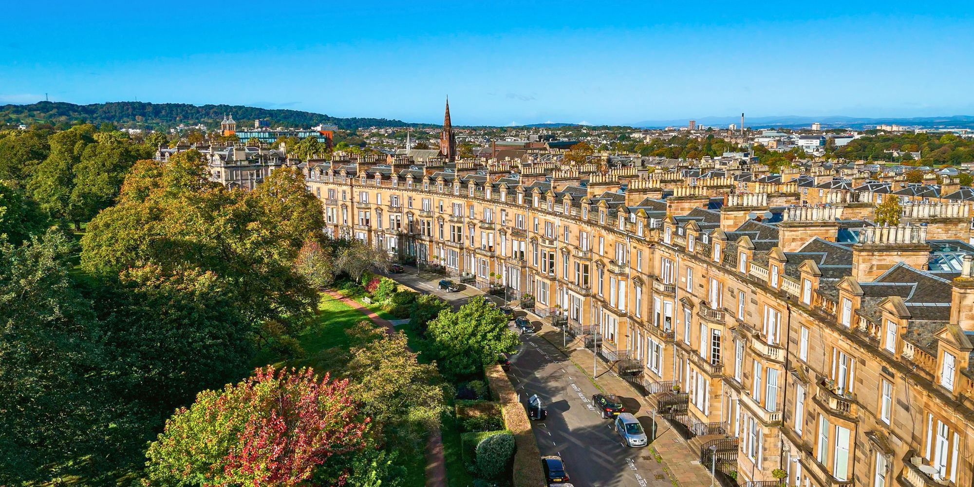 RB-Web_Edinburgh-old-town-iStock-2149126938