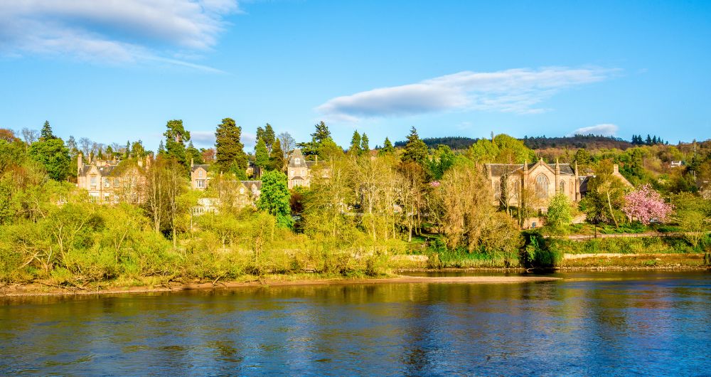 Property in Perth on the East Bank of the River Tay